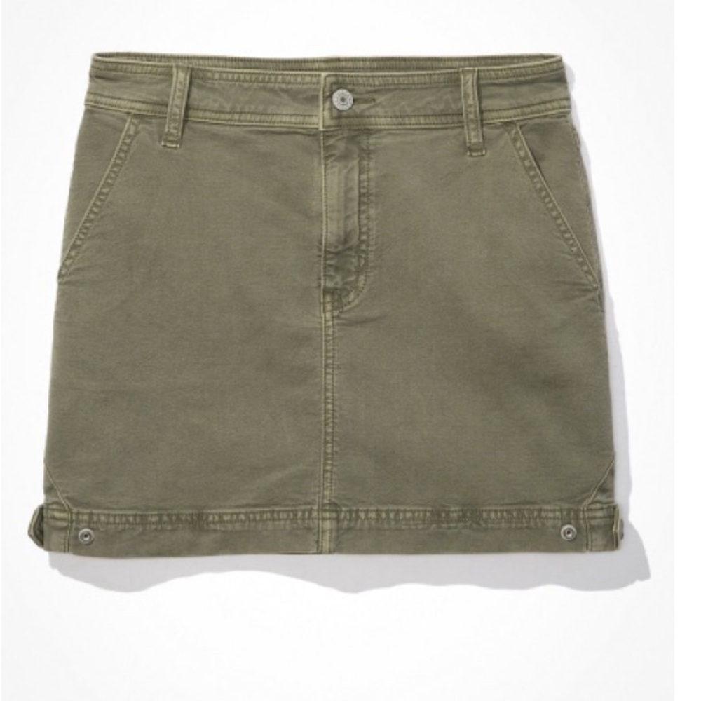 High waisted utility mini skirt. American eagle.